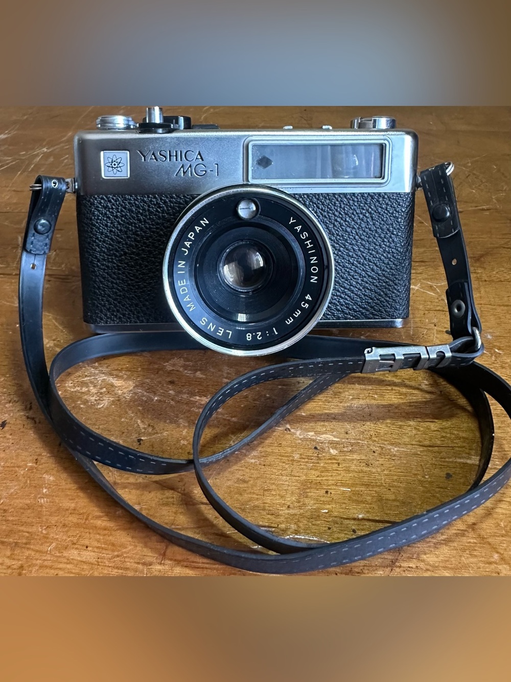Yashica MG-1 35mm Rangefinder Film Camera w/45mm f/2.8 Lens Made in Hong Kong